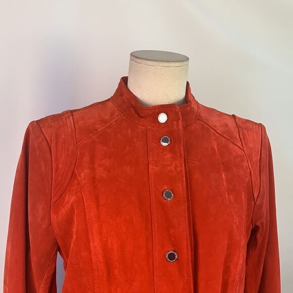Isaac
Mizrahi NWOT red suede snap front jacket - Picture 2 of 12